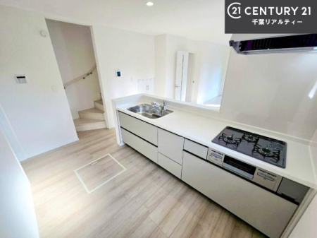 �L�b�`�� ��Ƃ肠�钲���X�y�[�X�ō�Ƃ����₷�����K�ȃL�b�`���ł��I
���q�l�ƈꏏ�ɂ��َq������y���߂�L�X�X�y�[�X�ł��B�y�����������ԂɂȂ肻���ł��ˁI