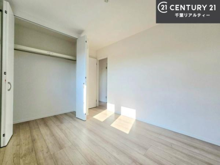 �m�� ���[�X�y�[�X�����Ă��܂��I�������X�b�L�����ڂ��鎖���ł��܂��ˁB
�Ƌ��I�΂Ȃ��V���v���ȃf�U�C���ׁ̈A�Ƌ��I�΂����C�ɓ���̋�ԍ�肪�ł������ł��ˁB