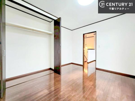 �m�� ���[�X�y�[�X�����Ă��܂��I�������X�b�L�����ڂ��鎖���ł��܂��ˁB
�Ƌ��I�΂Ȃ��V���v���ȃf�U�C���ׁ̈A�Ƌ��I�΂����C�ɓ���̋�ԍ�肪�ł������ł��ˁB