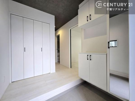 ���� �V���[�Y�{�b�N�X�t���Ȃ̂ŁA���ւ��Еt�����|�������₷���ł��I
�X�b�L���������ւŌ˂��J�����u�ԁA�������̂���S�n������Ԃ��o�}���Ă���܂��B