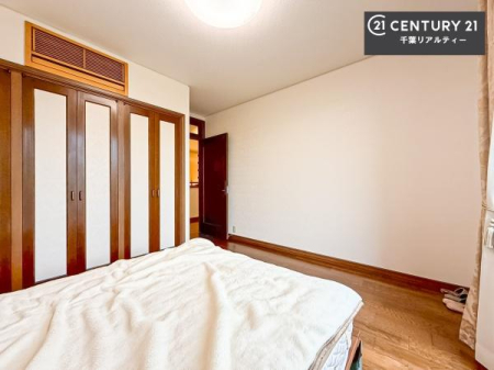 �q������ ���[�X�y�[�X�����Ă��܂��I�������X�b�L�����ڂ��鎖���ł��܂��ˁB
�Ƌ��I�΂Ȃ��V���v���ȃf�U�C���ׁ̈A�Ƌ��I�΂����C�ɓ���̋�ԍ�肪�ł������ł��ˁB