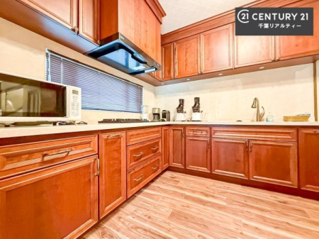 �L�b�`�� �Ǖt���L�b�`���Ȃ�ł͂̌����I�ȓ����ƁA��Ƃ肠���Ƒ��������@�\�I�ȃL�b�`���X�y�[�X�B�����̂����������K�ɂ͂��ǂ�܂��B