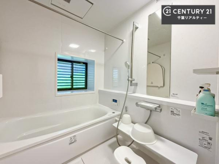 ���� �������������l�̕��͋C�̃o�X���[���́A�����o�Ă��ăo�X�^�C�����[���I
���d���撣���Ă��邲�J���ɂ��D�݂̍���̓����܂����āA�y����ł݂Ă͂������ł��傤���H