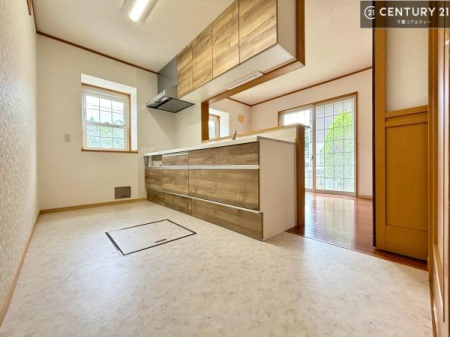 �L�b�`�� ��Ƃ肠�钲���X�y�[�X�ō�Ƃ����₷�����K�ȃL�b�`���ł��I
���q�l�ƈꏏ�ɂ��َq������y���߂�L�X�X�y�[�X�ł��B�y�����������ԂɂȂ肻���ł��ˁI