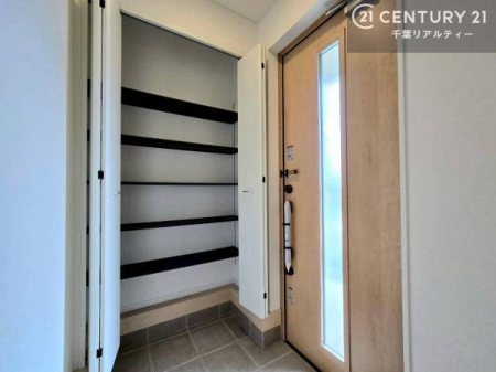 ���� ���֎��[���[�����Ă���̂ŁA���֎��肪�X�b�L���Еt�����q���ɌC�̒u����ɍ���܂���I