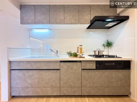 �L�b�`�� ��Ƃ肠�钲���X�y�[�X�ō�Ƃ����₷�����K�ȃL�b�`���ł��I
���q�l�ƈꏏ�ɂ��َq������y���߂�L�X�X�y�[�X�ł��B�y�����������ԂɂȂ肻���ł��ˁI