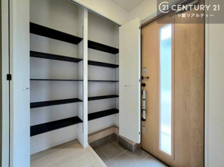 ���� ���֎��[���[�����Ă���̂ŁA���֎��肪�X�b�L���Еt�����q���ɌC�̒u����ɍ���܂���I
