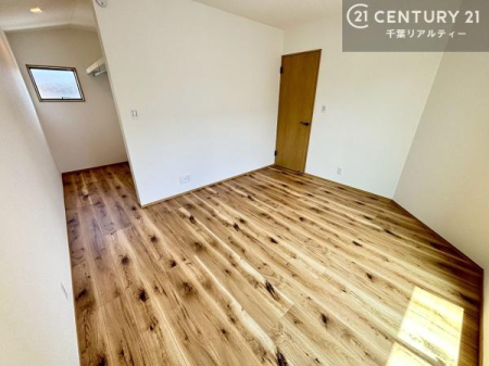 �m�� �V���v���Ƀf�U�C������Ă��邽�߁A�Ƌ��I�т܂���I
���C�ɓ���̉Ƌ��u���Ă��낰���Ԃ���邱�Ƃ��ł��܂��B
