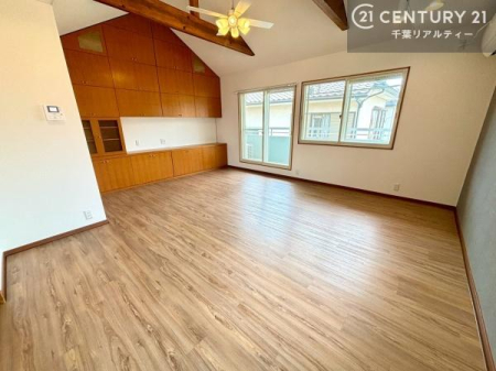 ���r���O �D�����z���܂肪���r���O����ł���ċ��S�n�̗ǂ���Ԃ����o���Ă���܂��I
���났�̎��Ԃ��߂����܂��I