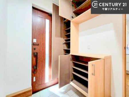 ���� �V���[�Y�{�b�N�X�t���Ȃ̂ŁA���ւ��Еt�����|�������₷���ł��I
�X�b�L���������ւŌ˂��J�����u�ԁA�������̂���S�n������Ԃ��o�}���Ă���܂��B