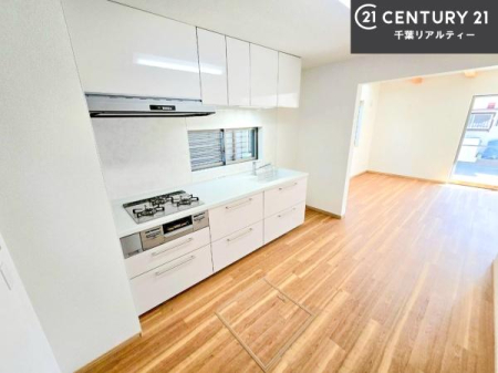�L�b�`�� ��Ƃ����₷���V�X�e���L�b�`���ł��I���[���t���Ă���̂ŁA�����X�y�[�X�ɕ���u���Ȃ��čς݂܂��I
�L�X�g���āA���K�ɍ�Ƃ��ł��܂��I