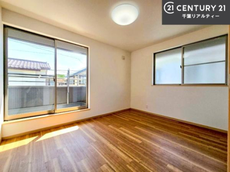 �m�� �o���R�j�[�ɖʂ��Ă���m���ł��B���邭�����肪����A���C����������ł��܂��I���N���āA�O�ɏo�Ĕw�L�т����[�ċz�����ǂ������}������邱�Ƃ��ł��܂��B