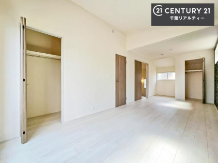 �m�� �S�����Ɏ��[�X�y�[�X���m�ۂ����A��炵�₷���ɔz�����ꂽ�Z�܂��B���[�ꏊ�ɍ���ɂ����A�������ڂ��₷�����K�ȏZ��Ԃł��B