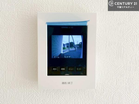 ���̑� TV���j�^�[�t�C���^�[�t�H���������B���K�҂̊���m�F���Ă���Ή��ł��邽�߁A�h�Ɩʂɂ��z�����ꂽ���S�̐ݔ��ł��B