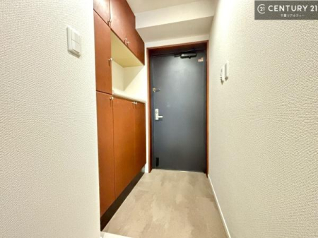 ���� �V���[�Y�{�b�N�X�t���Ȃ̂ŁA���ւ��Еt�����|�������₷���ł��I
�X�b�L���������ւŌ˂��J�����u�ԁA�������̂���S�n������Ԃ��o�}���Ă���܂��B