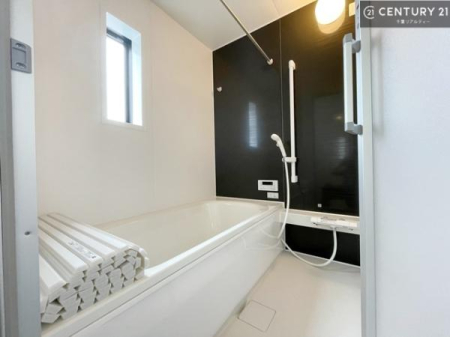 ���� �������������l�̕��͋C�̃o�X���[���́A�����o�Ă��ăo�X�^�C�����[���I
���d���撣���Ă��邲�J���ɂ��D�݂̍���̓����܂����āA�y����ł݂Ă͂������ł��傤���H