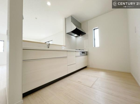 �L�b�`�� ��Ƃ肠�钲���X�y�[�X�ō�Ƃ����₷�����K�ȃL�b�`���ł��I
���q�l�ƈꏏ�ɂ��َq������y���߂�L�X�X�y�[�X�ł��B�y�����������ԂɂȂ肻���ł��ˁI