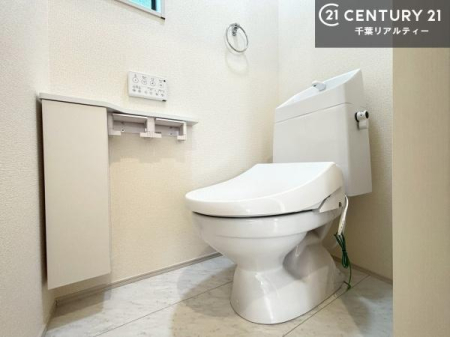 �g�C�� �������֍��ɂ��A�~��͕֍����g�����ł���̂ŗ₽���֍��ɍ��炸�ɍςފ������d�l�ł��I�V���v���ȃJ���[����Ƃ��Ă���̂ŁA������ꂪ���₷���ł��B