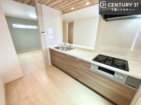�L�b�`�� ��Ƃ����₷���V�X�e���L�b�`���ł��I���[���t���Ă���̂ŁA�����X�y�[�X�ɕ���u���Ȃ��čς݂܂��I
�L�X�g���āA���K�ɍ�Ƃ��ł��܂��I