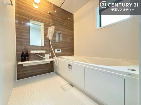 ���� �������������l�̕��͋C�̃o�X���[���́A�����o�Ă��ăo�X�^�C�����[���I
���d���撣���Ă��邲�J���ɂ��D�݂̓����̓����܂����āA�y����ł݂Ă͂������ł��傤���H