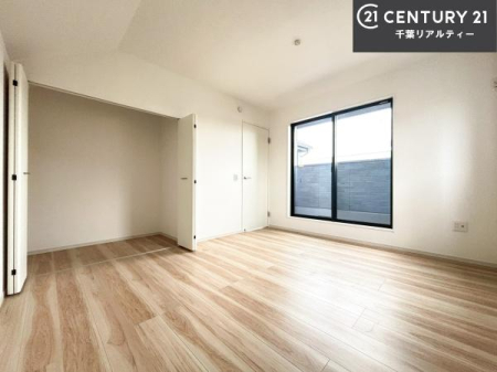�m�� ���邭���ʂ��̗ǂ������ł��B�u�V���v���v�Ƀf�U�C�����ꂽ�����B���R�x�������̂ŉƋ�⃌�C�A�E�g�ł��D�݂̋�Ԃ�n��グ���܂��B�����x�A���n�ɂĂ��m�F���������B