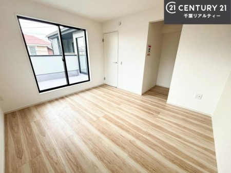 �m�� �o���R�j�[�ɖʂ��Ă���m���ł��B���邭�����肪����A���C����������ł��܂��I���N���āA�O�ɏo�Ĕw�L�т����[�ċz�����ǂ������}������邱�Ƃ��ł��܂��B