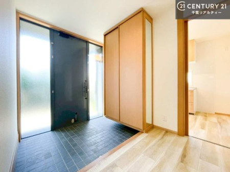 ���� �V���[�Y�{�b�N�X�t���Ȃ̂ŁA���ւ��Еt�����|�������₷���ł��I
�X�b�L���������ւŌ˂��J�����u�ԁA�������̂���S�n������Ԃ��o�}���Ă���܂��B
