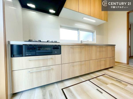 �L�b�`�� ��Ƃ肠�钲���X�y�[�X�ō�Ƃ����₷�����K�ȃL�b�`���ł��I
���q�l�ƈꏏ�ɂ��َq������y���߂�L�X�X�y�[�X�ł��B�y�����������ԂɂȂ肻���ł��ˁI
