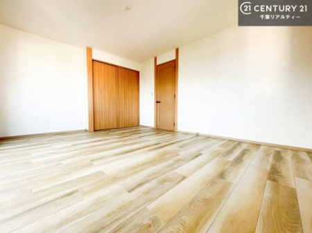 �Q�� �D���������������ޗm���́A���̖ڊo�߂��C�������ǂ������ł��ˁB���������Ԃ��������Ɖ߂������Ƃ��ł��܂��B�D�����F�����̃t���[�����O���ǂ�ȉƋ�ɂ��}�b�`���܂��I