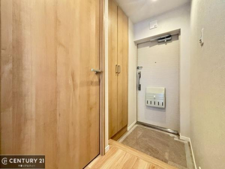 ���� �V���[�Y�{�b�N�X�t���Ȃ̂ŁA���ւ��Еt�����|�������₷���ł��I
�X�b�L���������ւŌ˂��J�����u�ԁA�������̂���S�n������Ԃ��o�}���Ă���܂��B