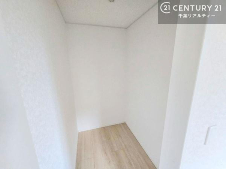 ���[ �E�H�[�N�C���N���[�[�b�g�t���ł��B��������̂��m���Ȃǂ����[���Ă��������ł��ˁI���ɂ���@�������ȂǋG�ߕ��̑傫�ȉƓd�����[�ł��܂��I
