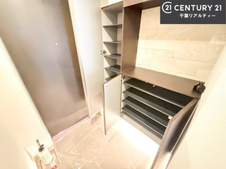 ���� �V���[�Y�{�b�N�X�t���Ȃ̂ŁA���ւ��Еt�����|�������₷���ł��I
�X�b�L���������ւŌ˂��J�����u�ԁA�������̂���S�n������Ԃ��o�}���Ă���܂��B