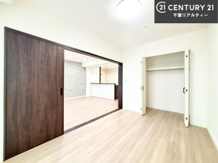 �m�� ���邭���ʂ��̗ǂ������ł��B�u�V���v���v�Ƀf�U�C�����ꂽ�����B���R�x�������̂ŉƋ�⃌�C�A�E�g�ł��D�݂̋�Ԃ�n��グ���܂��B�����x�A���n�ɂĂ��m�F���������B