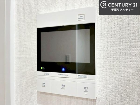 ���̑����� TV���j�^�[�t���C���^�[�z��������A�K��҂��f���Ŋm�F���Ă���Ή��ł��邽�߁A�h�Ɩʂ����S�ł��B���q�l�̂�����Ԏ��ɂ��S�����A���Ƒ��̈��S�E���S�ȕ�炵���T�|�[�g���܂��B
