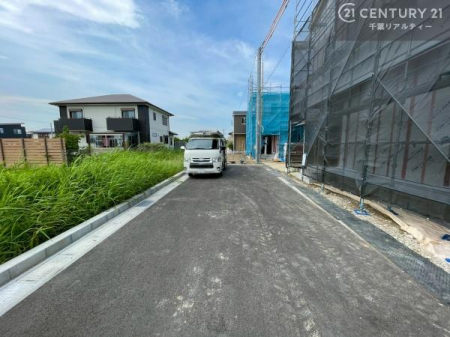 �O�ʓ��H�܂ތ��n�ʐ^ ���ӊ���A���q�l�̂���]�ɍ������������ꏏ�ɂ��ē���v���܂��B�Z��[���A�h�o�C�U�[�ɂ�邲���k������܂��B���Ђ͂��₢���킹�ɑ��Ή����܂��I���҂������܂���I