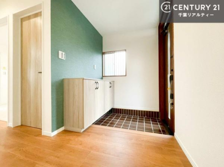 ���� �V���[�Y�{�b�N�X�t���Ȃ̂ŁA���ւ��Еt�����|�������₷���ł��I
�X�b�L���������ւŌ˂��J�����u�ԁA�������̂���S�n������Ԃ��o�}���Ă���܂��B