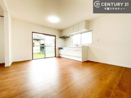 ���r���O �S�n�ǂ����r���O�͉Ƒ������R�ƏW�܂�܂��B�Ƒ��c�R�̎��Ԃ����������ł��B���Ƒ��ƁA����w�[���������Ԃ��߂��������ł��ˁB