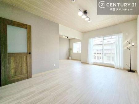 ���r���O �D�����z���܂肪���r���O����ł���ċ��S�n�̗ǂ���Ԃ����o���Ă���܂��I
���났�̎��Ԃ��߂����܂��I