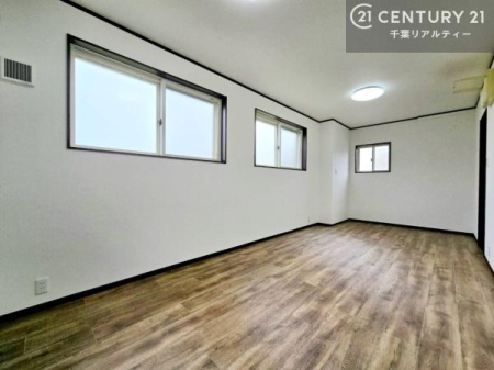 �m�� 1�K�ɂ�10�����̂�Ƃ肠��m�������p�ӁB��Q���Ƃ��Ă͂������A���[�N�X�y�[�X���̕����ȂǁA���C�t�X�^�C���ɍ��킹�Ď��R�Ɋ��p�ł���J���I�ȋ�Ԃł��B