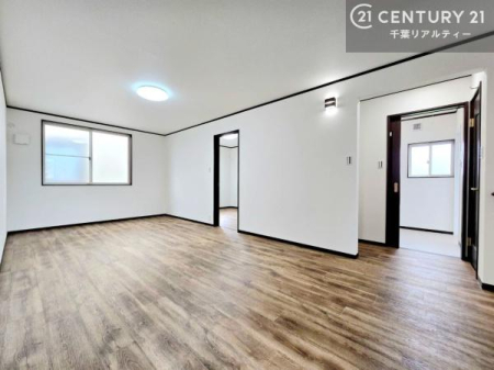 ���̑����� ��12�����̂�Ƃ肠��2�K�z�[���B���K��X�g���b�`�A�g���[�j���O�ȂǁA������ŋC�y�ɑ̂𓮂����鑽�ړI��Ԃł��B