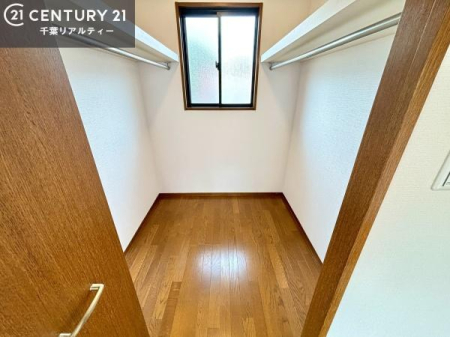 ���[ �E�H�[�N�C���N���[�[�b�g�t���ł��B��������̂��m���Ȃǂ����[���Ă��������ł��ˁI���ɂ���@�������ȂǋG�ߕ��̑傫�ȉƓd�����[�ł��܂��I