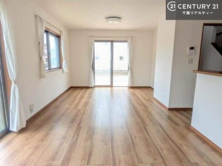 ���r���O �傫�ȑ����炽���Ղ�̗z���������閾�邢���r���O�B�J�����̂��郊�r���O�ŉƑ��c���̂��났�̎��Ԃ��߂����܂��I
