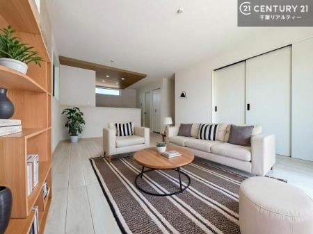 ���r���O �y���n�̔���J�Ò��z�Ƌ��CG�p�[�X�ł��B�D�����z���܂肪���r���O����ł���ċ��S�n�̗ǂ���Ԃ����o���Ă���܂��I
���났�̎��Ԃ��߂����܂��I