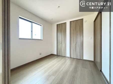 �m�� ���[�X�y�[�X�����Ă��܂��I�������X�b�L�����ڂ��鎖���ł��܂��ˁB
�Ƌ��I�΂Ȃ��V���v���ȃf�U�C���ׁ̈A�Ƌ��I�΂����C�ɓ���̋�ԍ�肪�ł������ł��ˁB