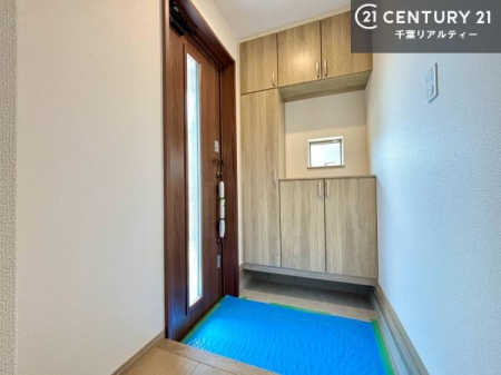 ���� �V���[�Y�{�b�N�X�t���Ȃ̂ŁA���ւ��Еt�����|�������₷���ł��I
�X�b�L���������ւŌ˂��J�����u�ԁA�������̂���S�n������Ԃ��o�}���Ă���܂��B