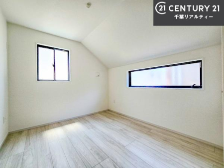 �m�� ���邭���ʂ��̗ǂ������ł��B�u�V���v���v�Ƀf�U�C�����ꂽ�����B���R�x�������̂ŉƋ�⃌�C�A�E�g�ł��D�݂̋�Ԃ�n��グ���܂��B�����x�A���n�ɂĂ��m�F���������B