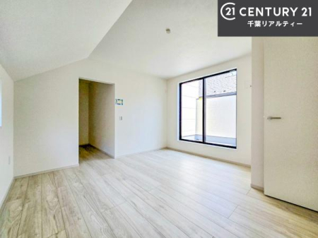 �m�� �o���R�j�[�ɖʂ��Ă���m���ł��B���邭�����肪����A���C����������ł��܂��I���N���āA�O�ɏo�Ĕw�L�т����[�ċz�����ǂ������}������邱�Ƃ��ł��܂��B