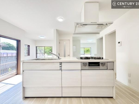 �L�b�`�� ���[�X�y�[�X���L�x�ŁA�����X�y�[�X���X�b�L���ƕЕt���Ђ�`�����p�ł��܂��I
���K�ɍ�Ƃ��ł��A�Ǝ��̌����A�b�v�I�����̗���������܂��I