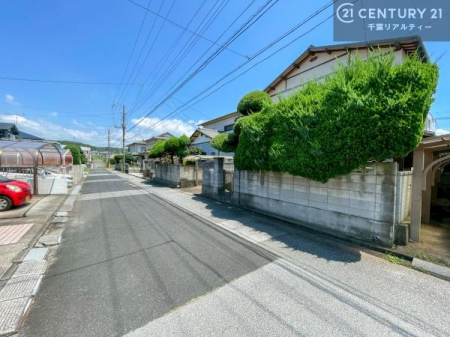 �O�ʓ��H�܂ތ��n�ʐ^ �S�䂭�܂Ō��n����������������悤�A�����ē��̂��p�ӂ������Ă���܂��B���C�y�ɂ��₢���킹�̏�A���z�̕�炵�ւ̈�������i�߂��������I