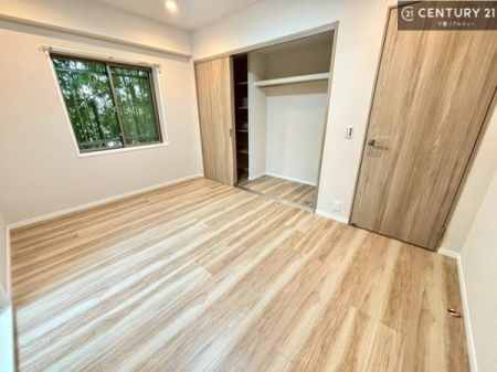 �q������ �V���v���Ń��C�A�E�g���₷���m���́A���q�l�̂������Ƃ��Ă��œK�B�����ɍ��킹�ď_��ɂ��g�����������܂��B